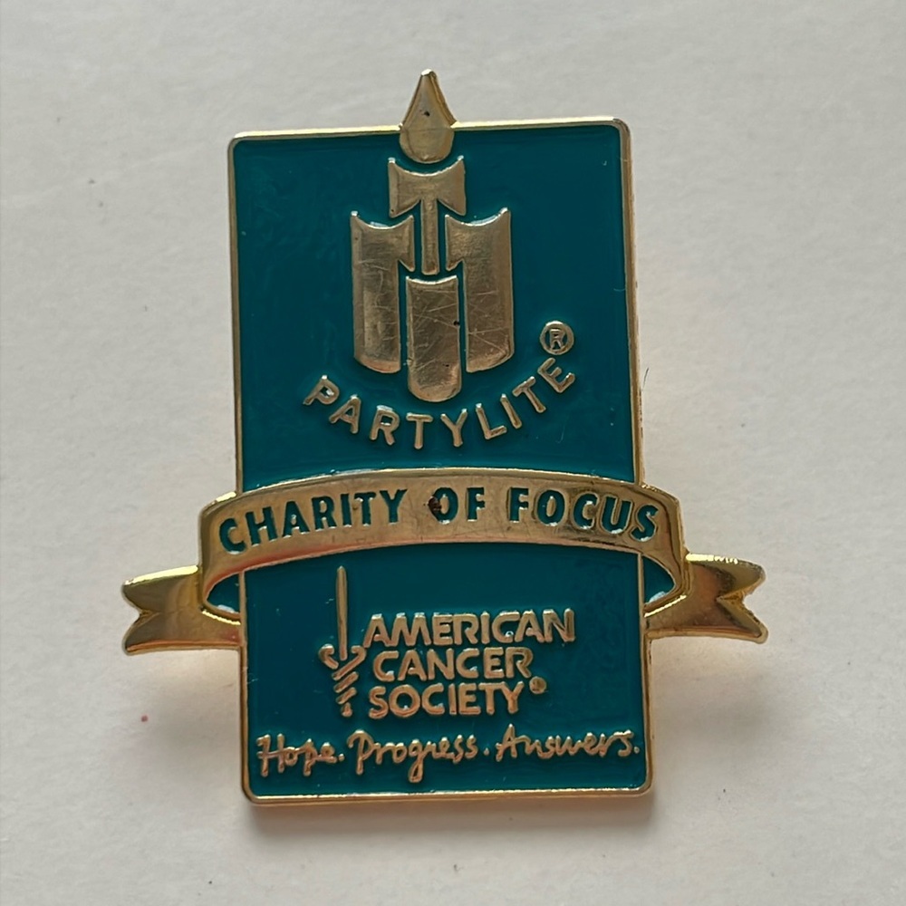 Partylite Charity‎ of Focus Lapel Pin
